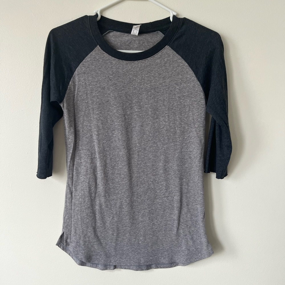 Under Armour Gray Raglan Sleeve Shirt